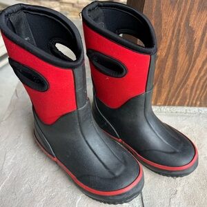 Toddler rain/snow boots.